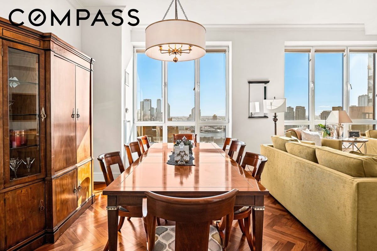 Photo for The Beekman Regent - 351 East 51St Street Condominium in Midtown East, Manhattan