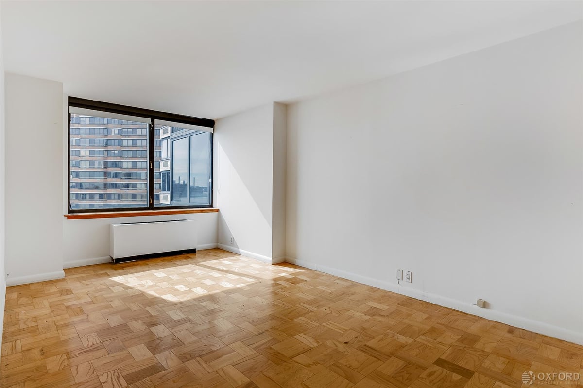 Photo for The Horizon - 415 East 37th Street Condominium in Midtown East, Manhattan