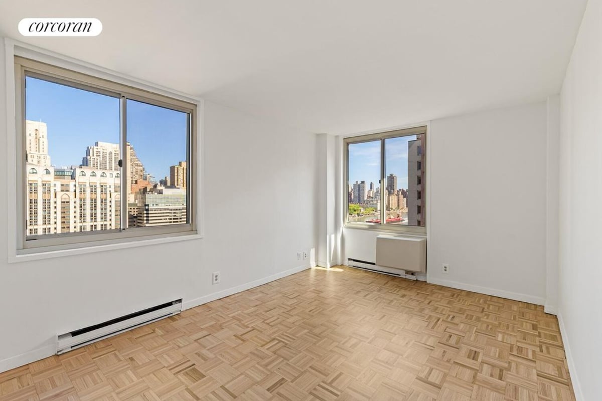 Photo for Island House - 555 Main Street Condominium in Roosevelt Island, Manhattan