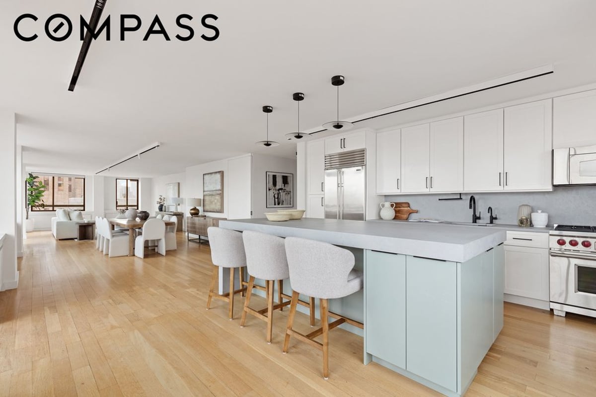 Photo for Evans Tower Condominium - 171 East 84th Street Condominium in Upper East Side, Manhattan