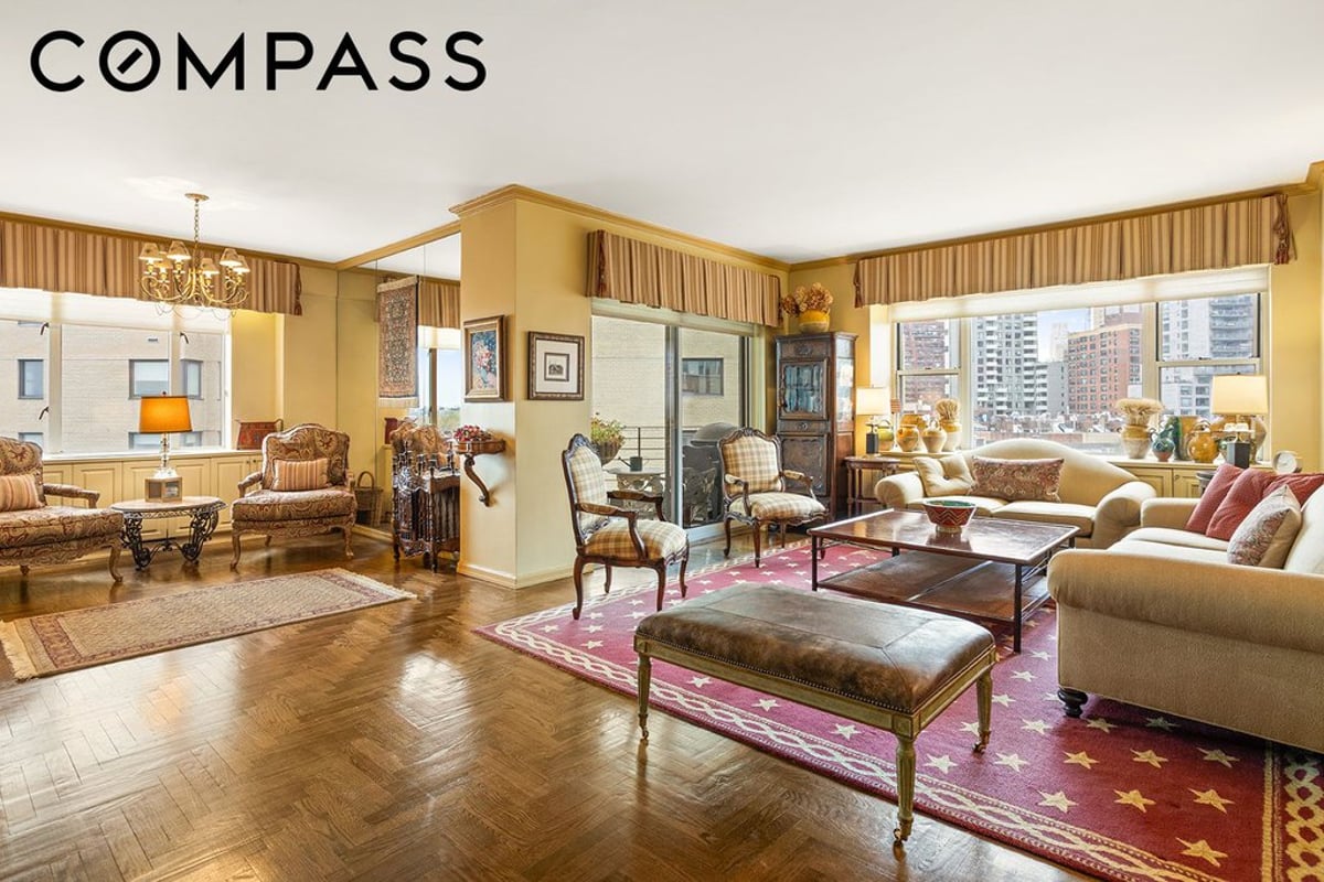 Photo for 200 East End Avenue - 200 East End Avenue Cooperative in Upper East Side, Manhattan