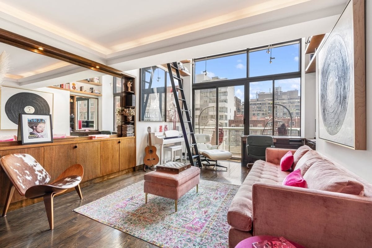 Photo for Grosvenor House - 22 West 15th Street Condominium in Greenwich Village, Manhattan