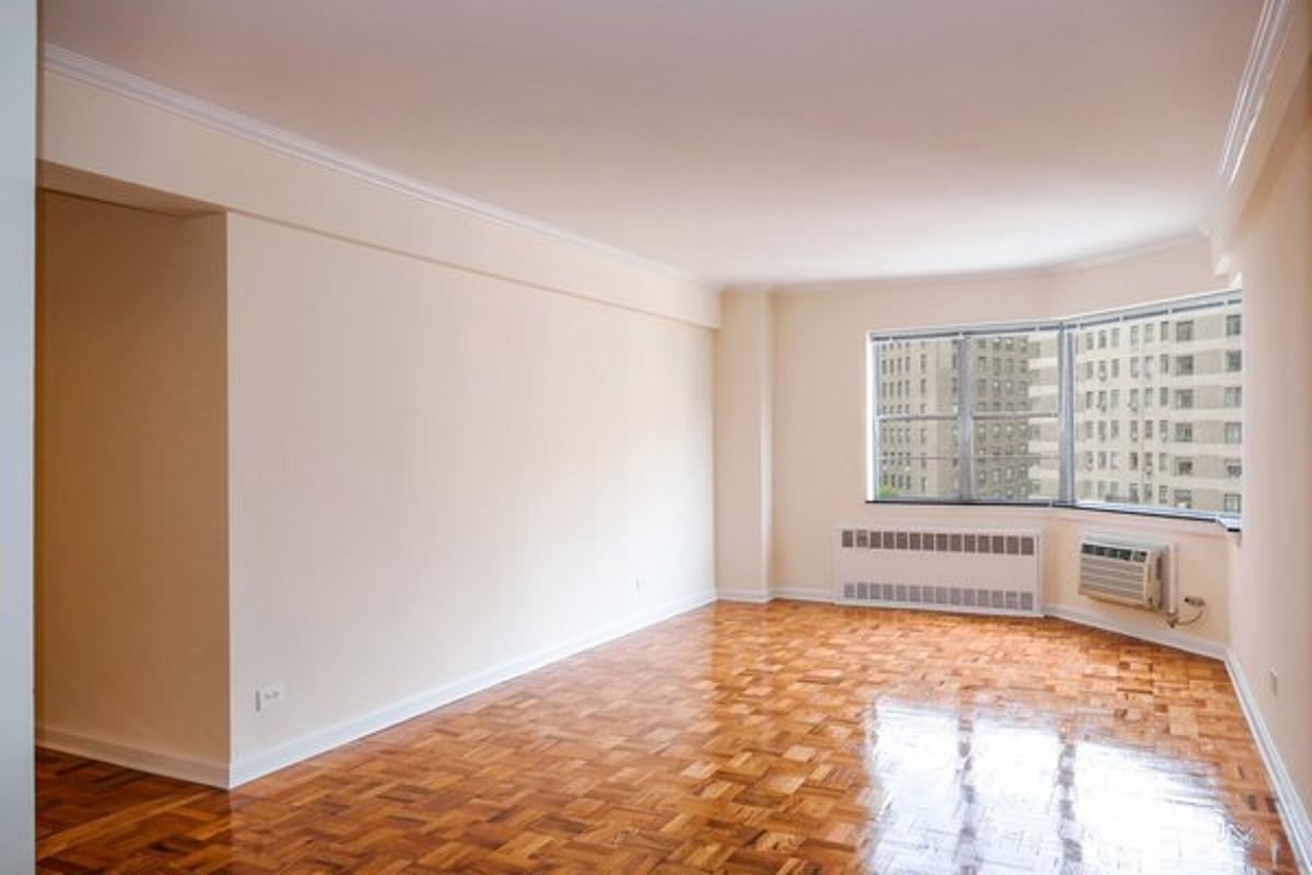 Photo for 40 East 89th Street - 40 East 89th Street Rental Building in Carnegie Hill, Manhattan