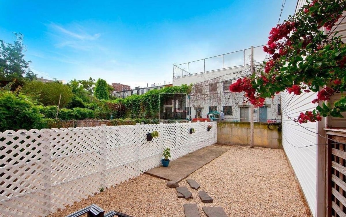 LUXURY RENOVATION PRIVATE YARD Rental NYC Real Estate Brokerage