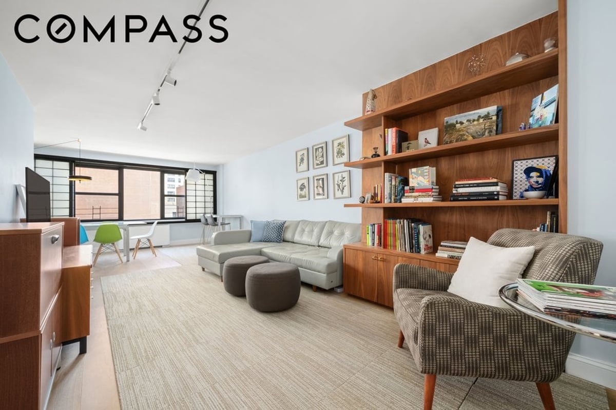 Photo for Victoria House - 200 East 27th Street Cooperative in Murray Hill, Manhattan