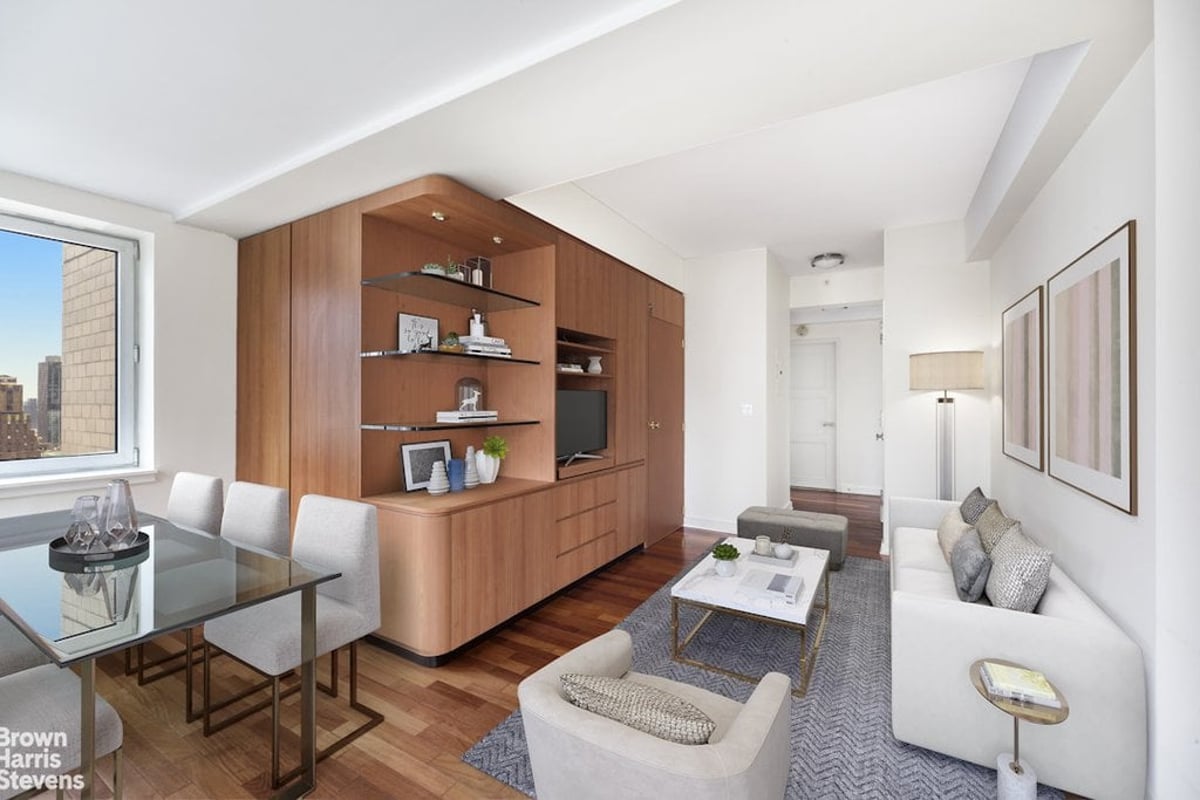 Photo for 425 Fifth Avenue - 425 Fifth Avenue Condominium in Murray Hill, Manhattan
