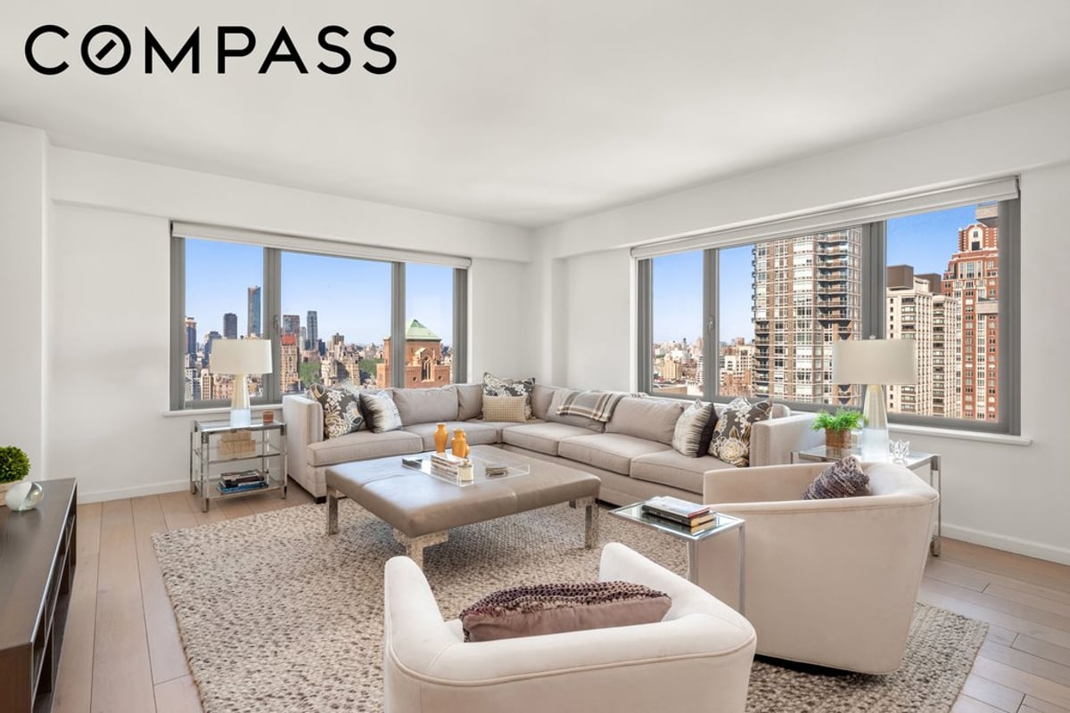Photo for 200 East 62nd Street - 200 East 62nd Street Condominium in Upper East Side, Manhattan