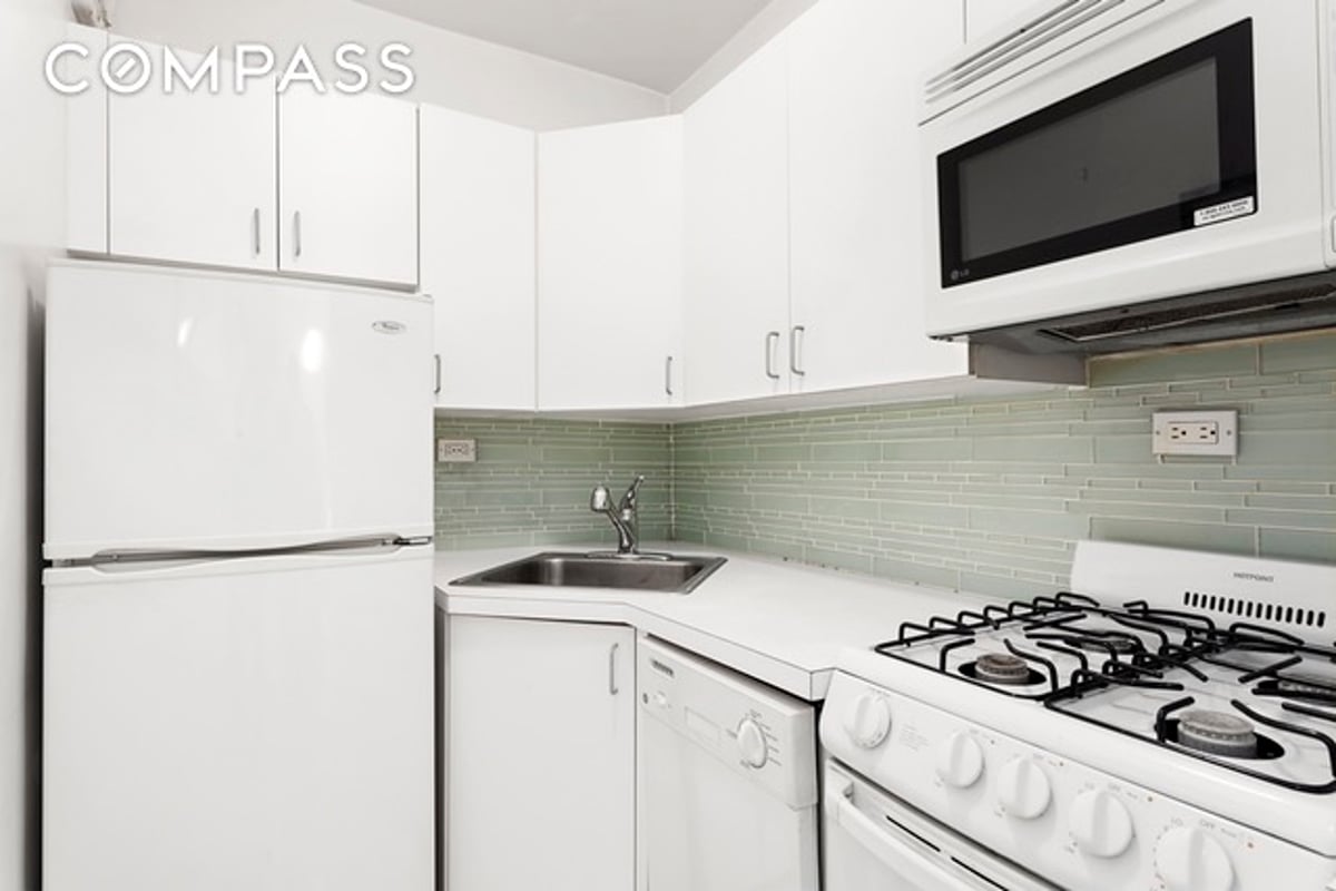 Photo for The John Adams - 101 West 12th Street Cooperative in Greenwich Village, Manhattan