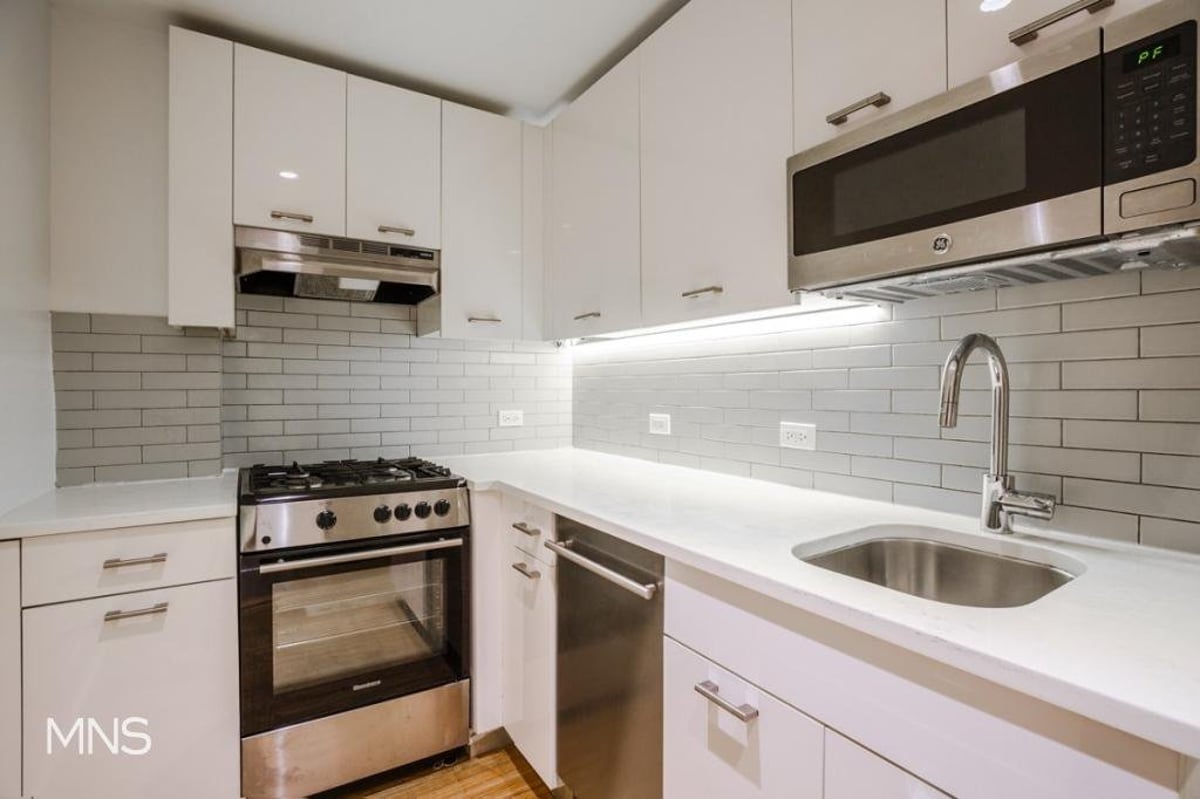 Photo for The Centra - 230 East 44th Street Rental Building in Turtle Bay, Manhattan