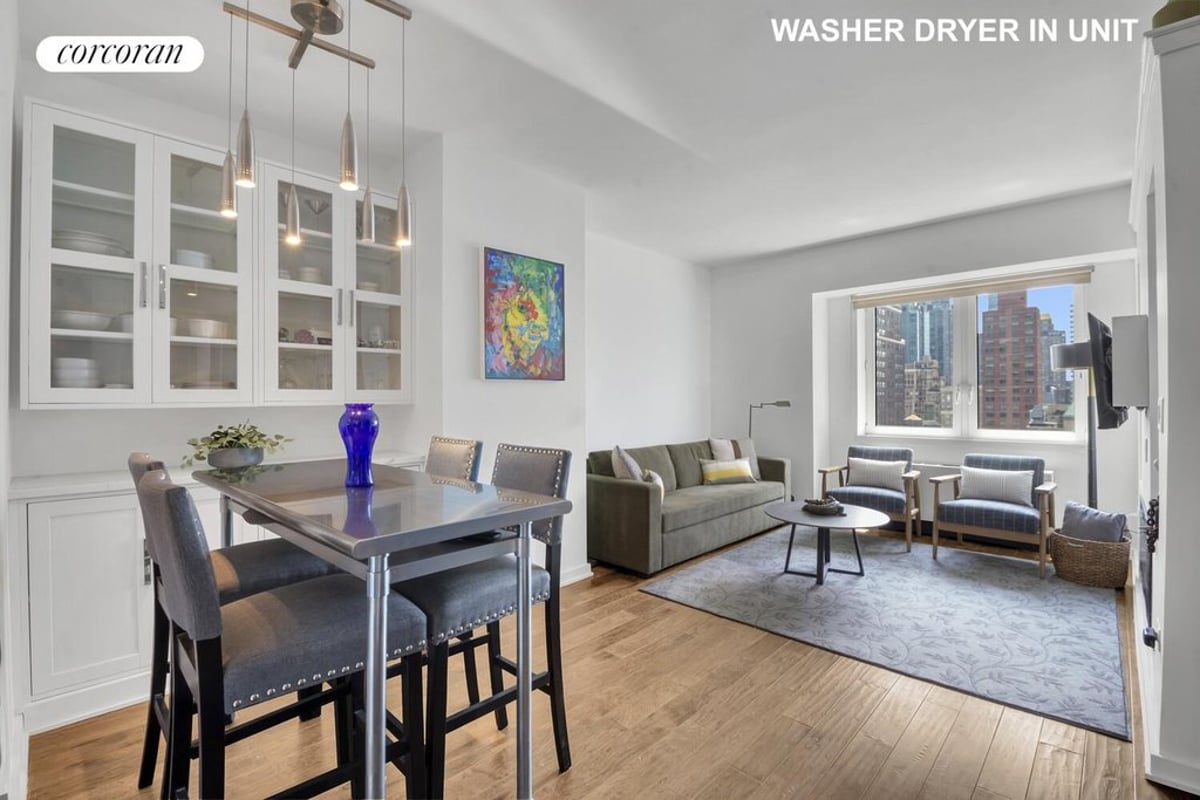 Photo for 425 Fifth Avenue - 425 Fifth Avenue Condominium in Murray Hill, Manhattan