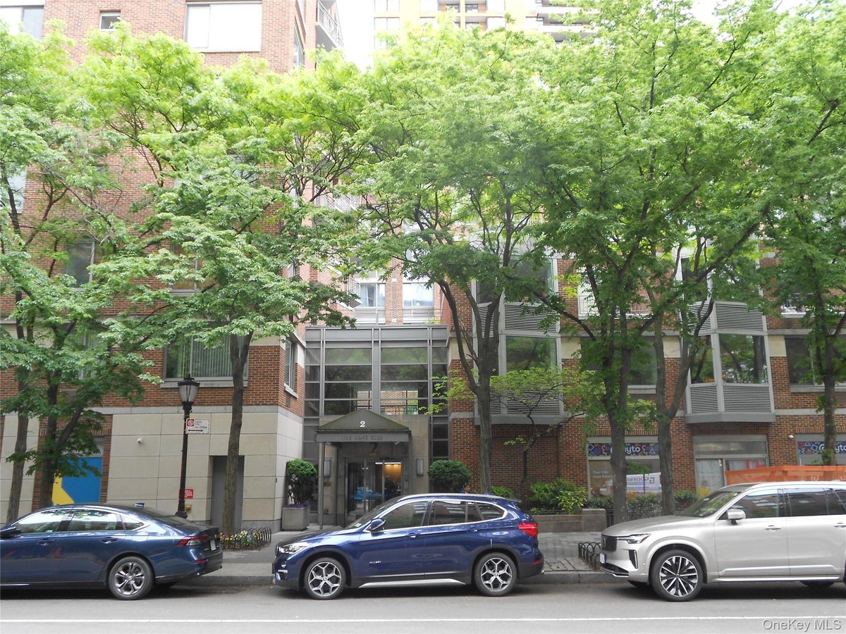 Photo for The Cove Club - 2 South End Avenue Condominium in Battery Park City, Manhattan
