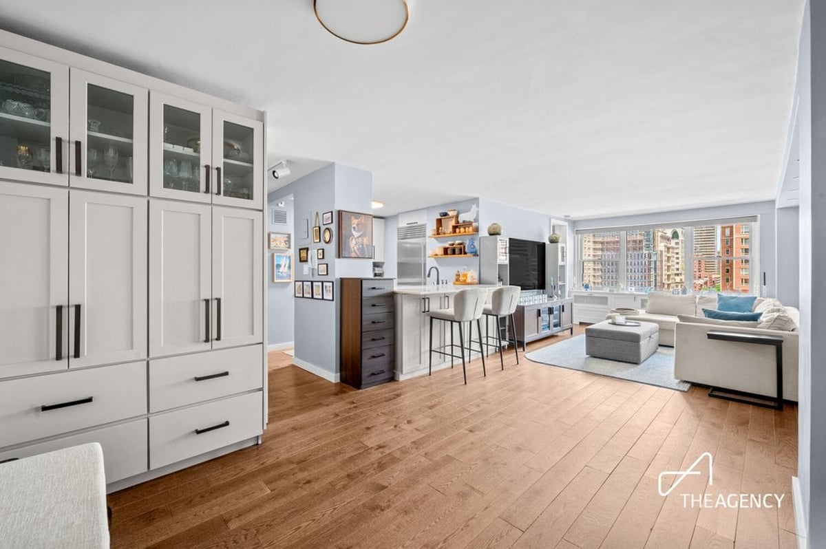 Photo for 200 East 84th Street - 200 East 84th Street Cooperative in Upper East Side, Manhattan