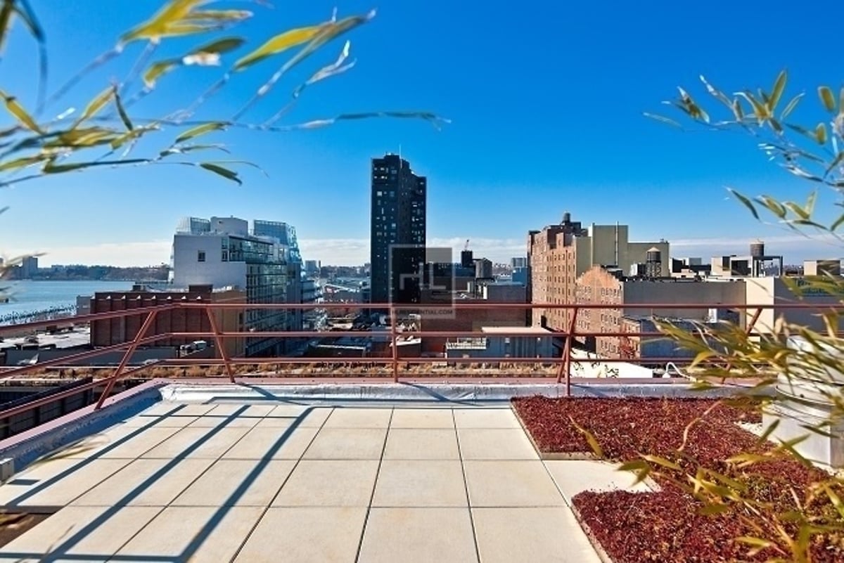 Photo for Chelsea Grande - 460 West 20th Street Rental Building in Chelsea, Manhattan