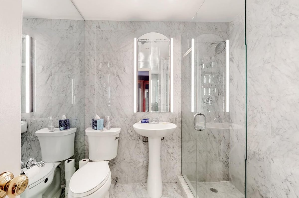 Photo for 200 East End Avenue - 200 East End Avenue Cooperative in Upper East Side, Manhattan