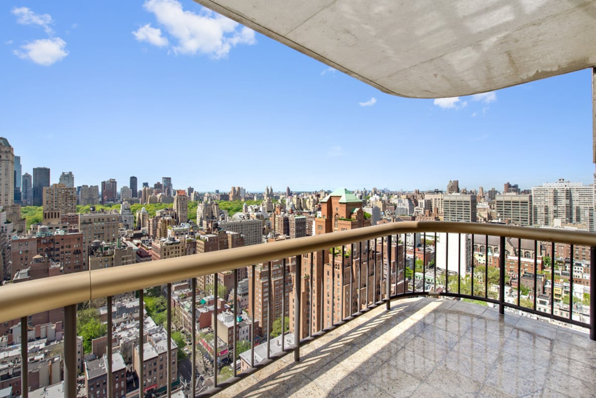 Photo for Trump Plaza - 1030 3rd Avenue Cooperative in , Manhattan