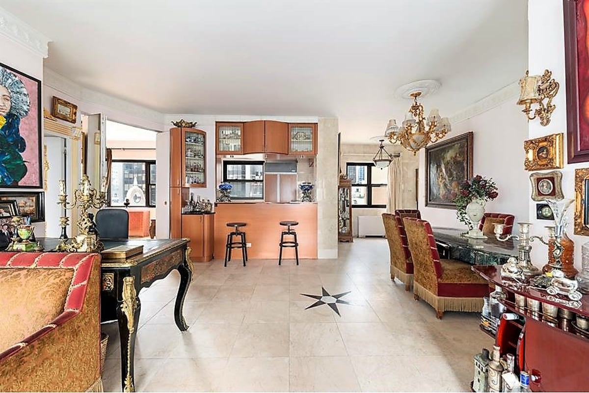 Photo for Tower 58 - 58 West 58th Street Condominium in Midtown, Manhattan