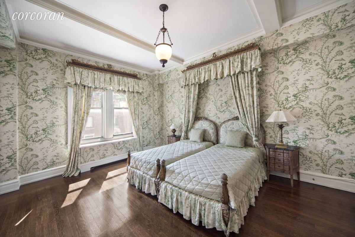 Photo for 941 Park Avenue - 941 Park Avenue Cooperative in Upper East Side, Manhattan