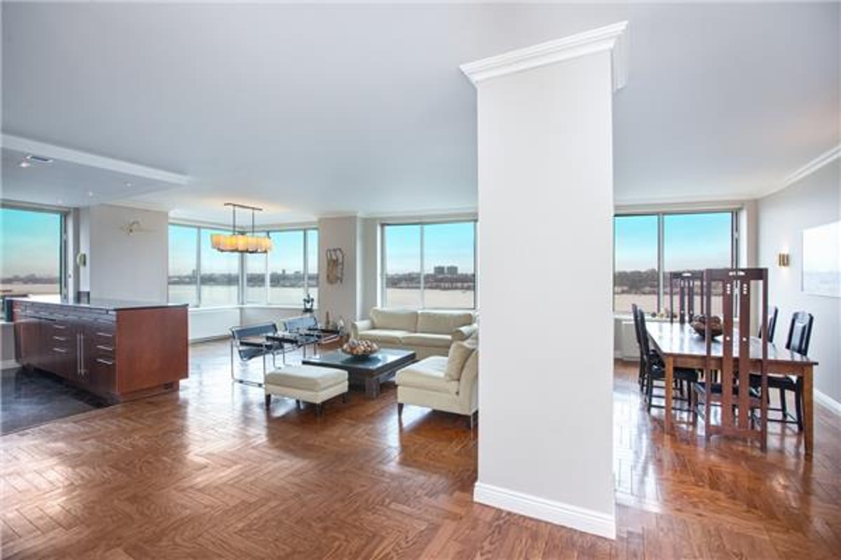 Photo for Trump Place - 200 Riverside Boulevard Condominium in Lincoln Square, Manhattan