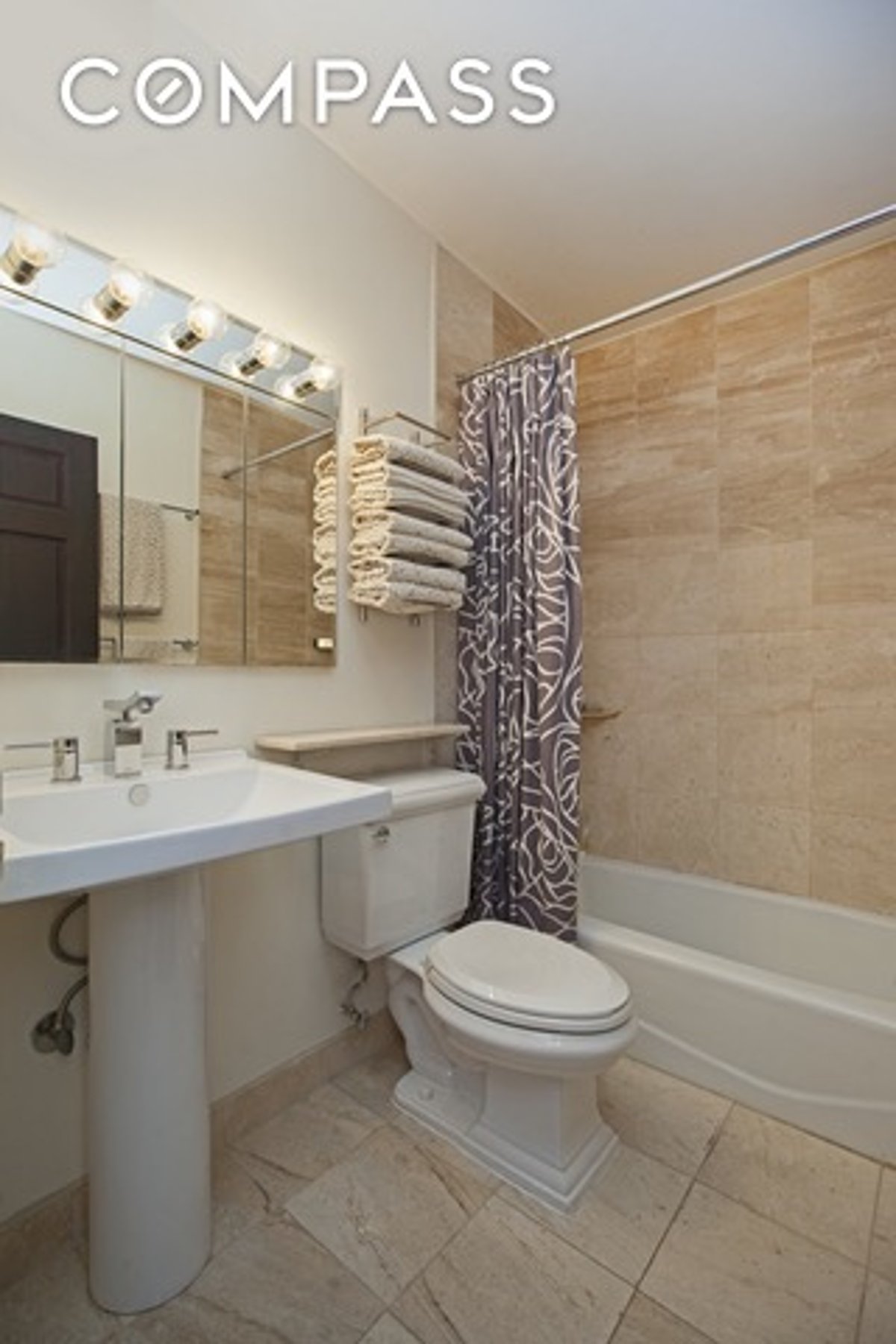 Photo for The Delegate - 301 East 45th Street Condominium in Midtown East, Manhattan