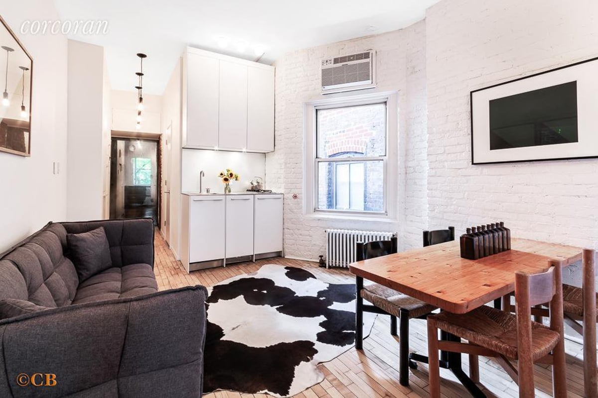 Photo for 77 Perry Street - 77 Perry Street Cooperative in West Village, Manhattan