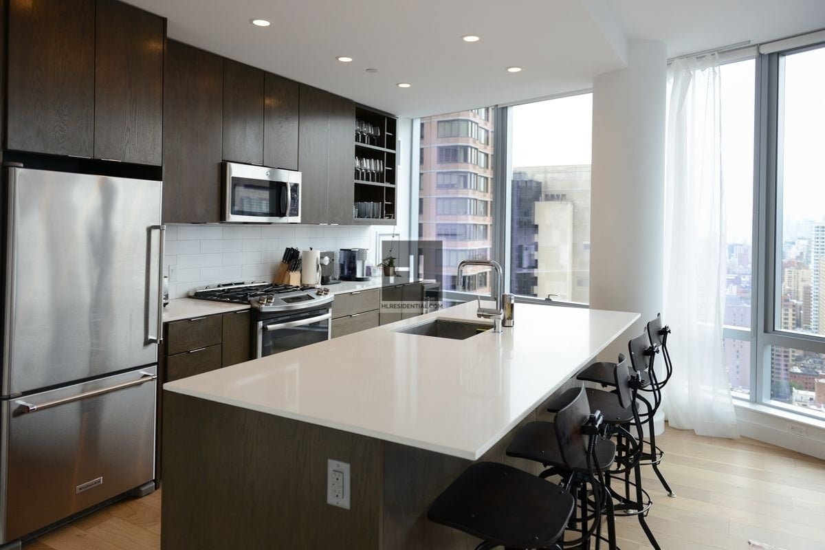 Photo for HOUSE39 - 225 East 39th Street Rental Building in Murray Hill, Manhattan