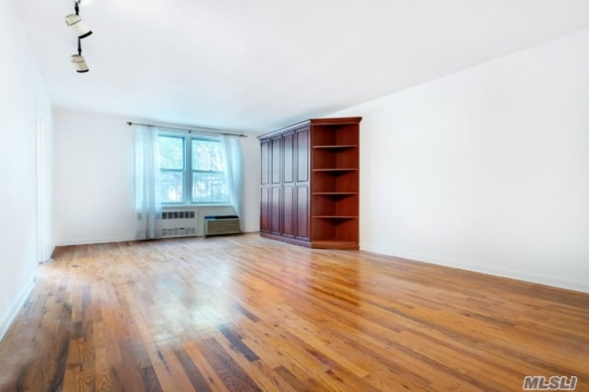 Photo for 220 Berkeley Place - 220 Berkeley Place Cooperative in Park Slope, Brooklyn