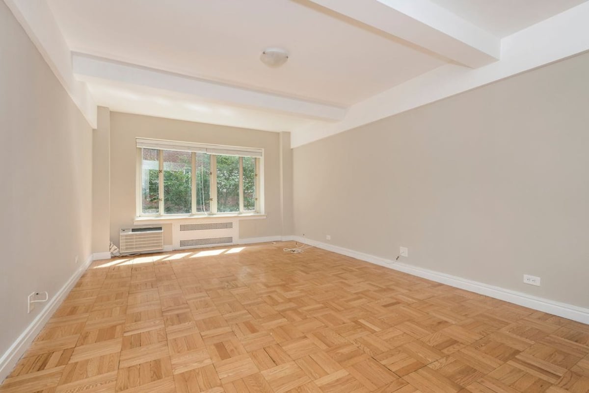 Photo for 36 East 36 Street - 36 East 36th Street Rental Building in Murray Hill, Manhattan