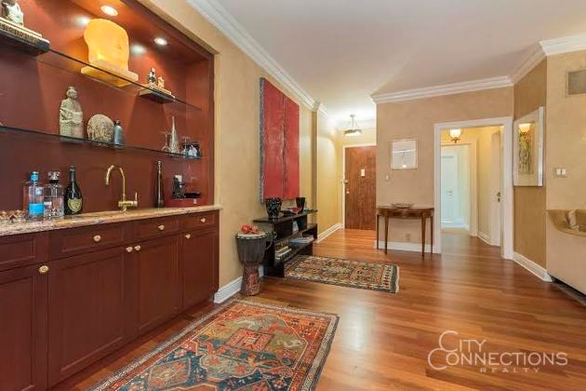 Photo for The Sovereign - 425 East 58th Street Cooperative in Sutton Place, Manhattan