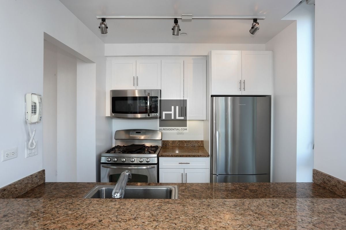 Photo for 33 West End Avenue - 33 West End Avenue Condominium in Lincoln Square, Manhattan