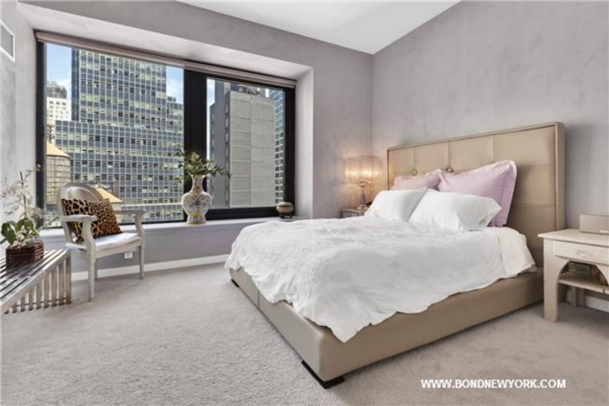 Photo for 75 Wall Street - 75 Wall Street Condominium in Financial District, Manhattan
