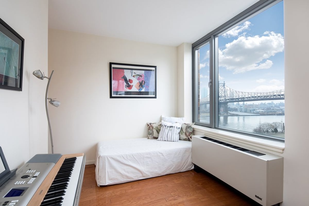 Photo for Island House - 455 Main Street Condominium in Roosevelt Island, Manhattan