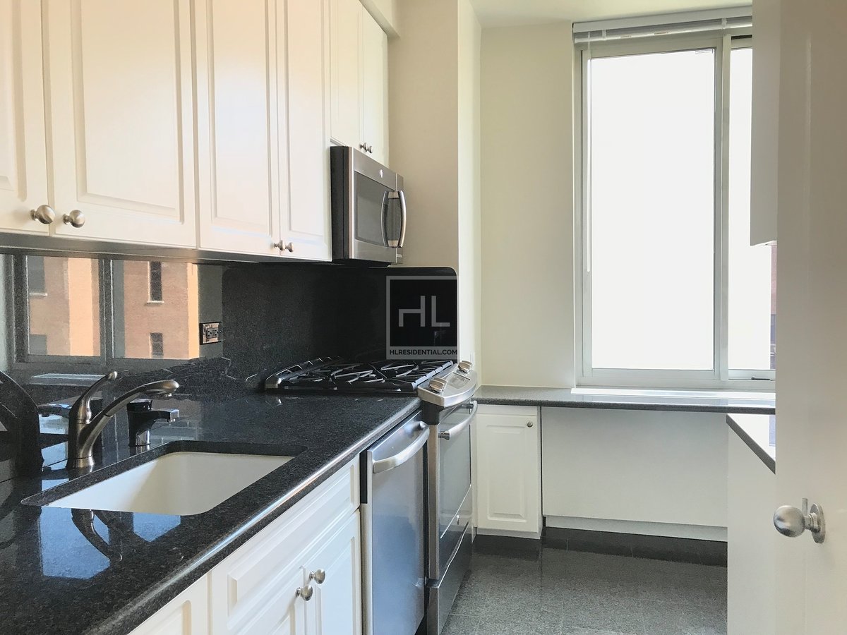 Photo for The Belmont - 320 East 46th Street Rental Building in Turtle Bay, Manhattan