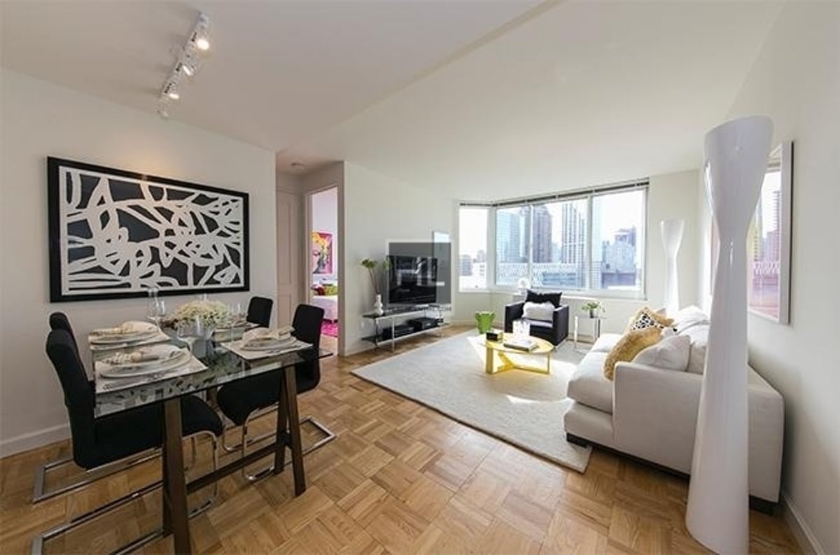 Photo for Grand Tier - 1930 Broadway Rental Building in Lincoln Square, Manhattan