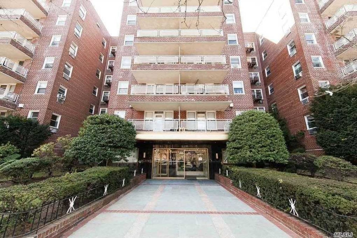 Photo for 770 OCEAN PARKWAY - 770 Ocean Parkway Cooperative in Midwood, Brooklyn