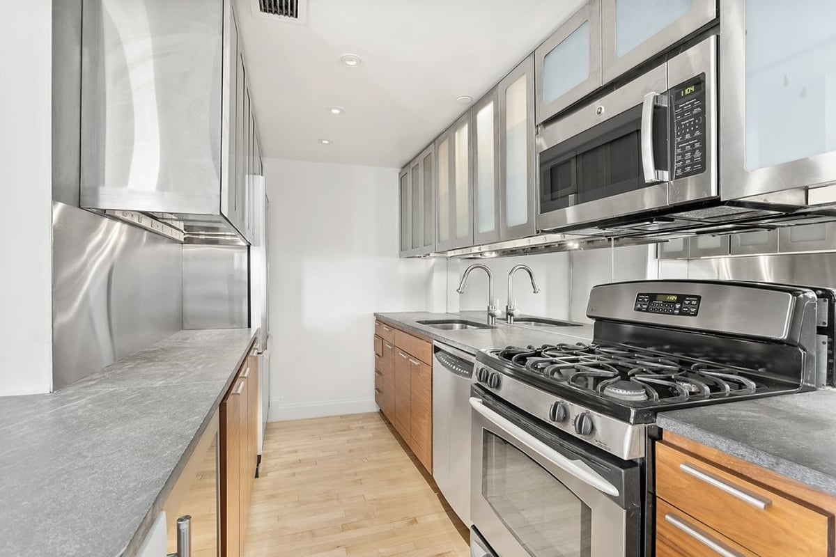 Photo for Boulevard East - 53 Boerum Place Condominium in Boerum Hill, Brooklyn