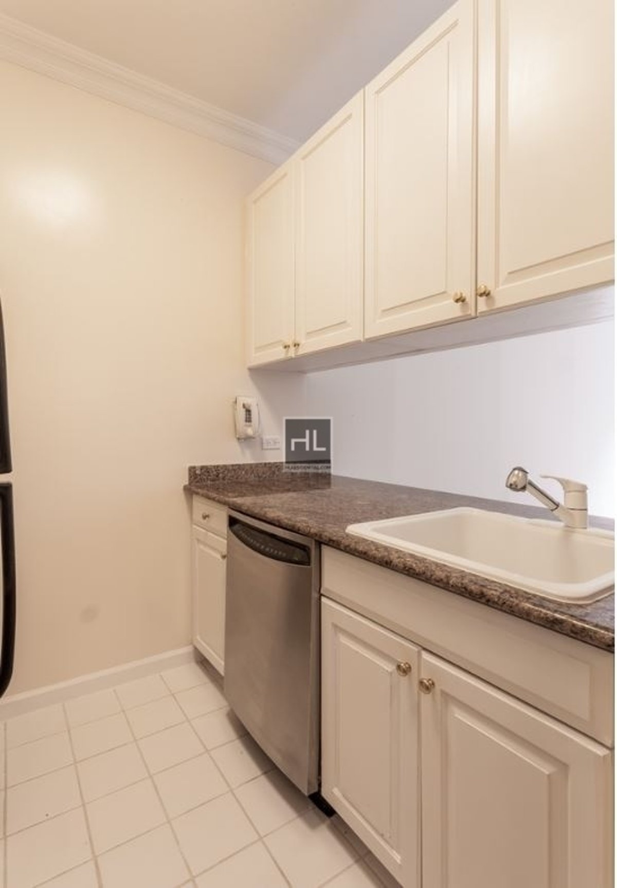 Photo for Bristol Plaza - 200 East 65th Street Condominium in Upper East Side, Manhattan