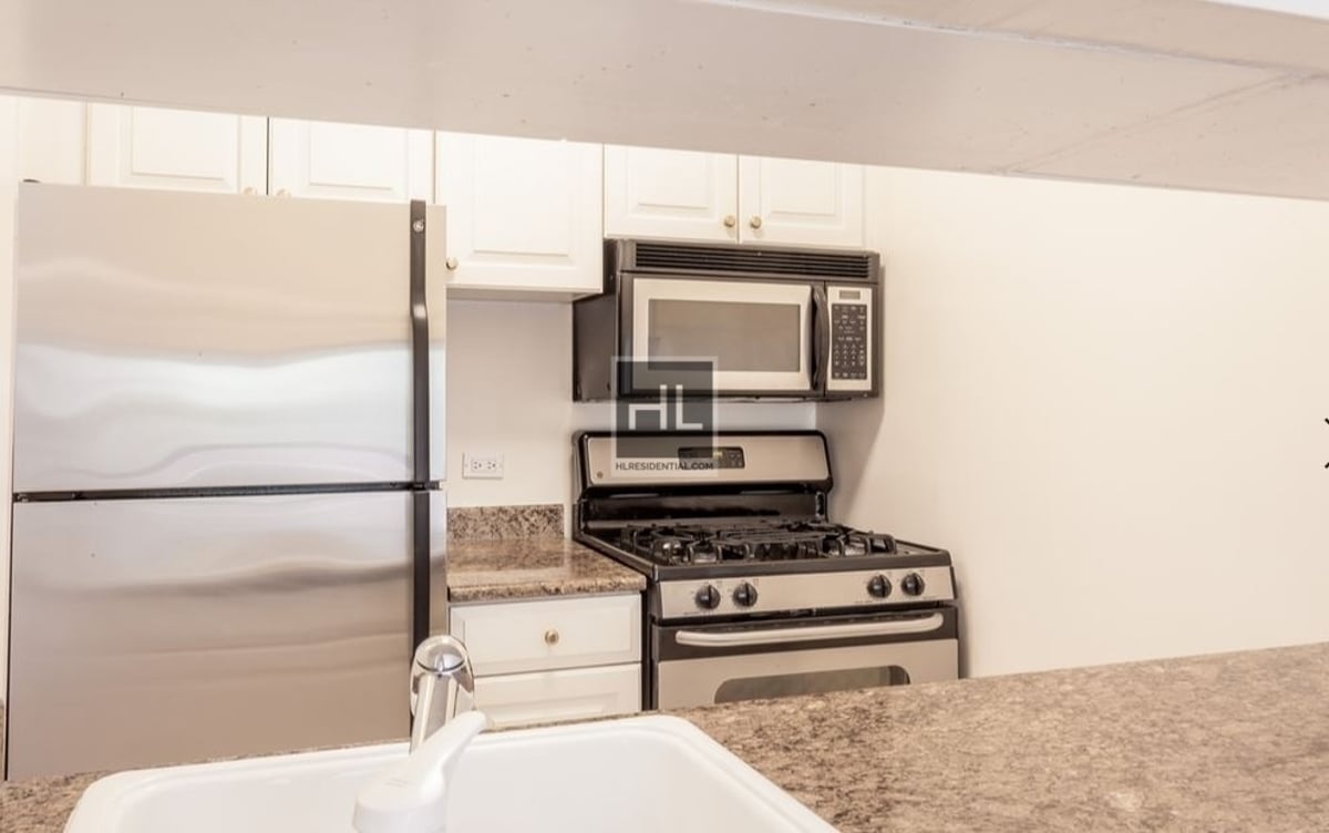 Photo for Bristol Plaza - 200 East 65th Street Condominium in Upper East Side, Manhattan