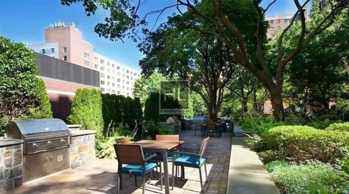 Photo for University Towers - 175 Willoughby Street Cooperative in Downtown Brooklyn, Brooklyn