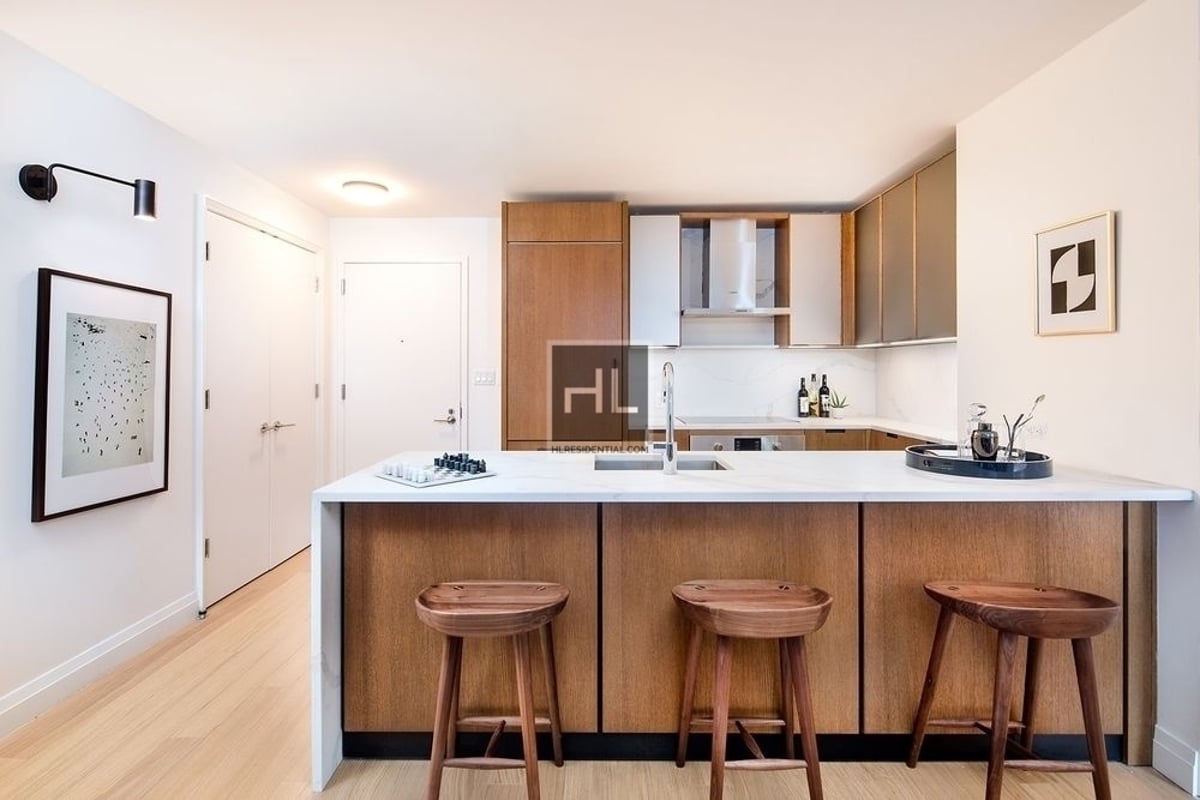 Photo for Oriana - 420 East 54th Street Rental Building in Sutton Place, Manhattan