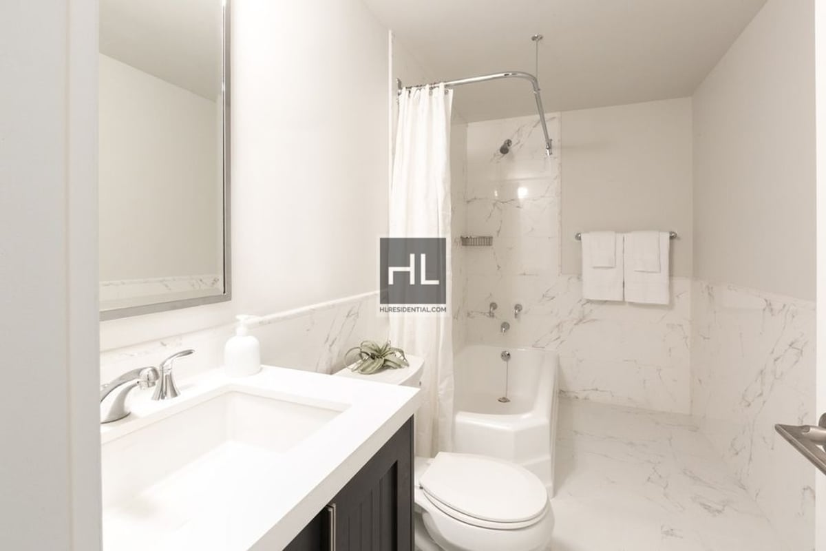 Photo for Herald Towers NYC - 50 West 34th Street Rental Building in Midtown, Manhattan