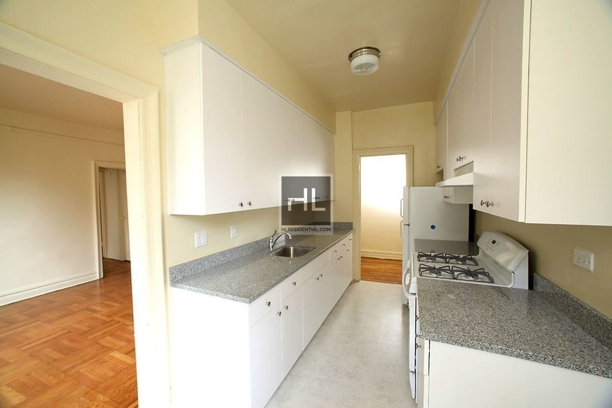 Bay Parkway Rental NYC Real Estate Brokerage