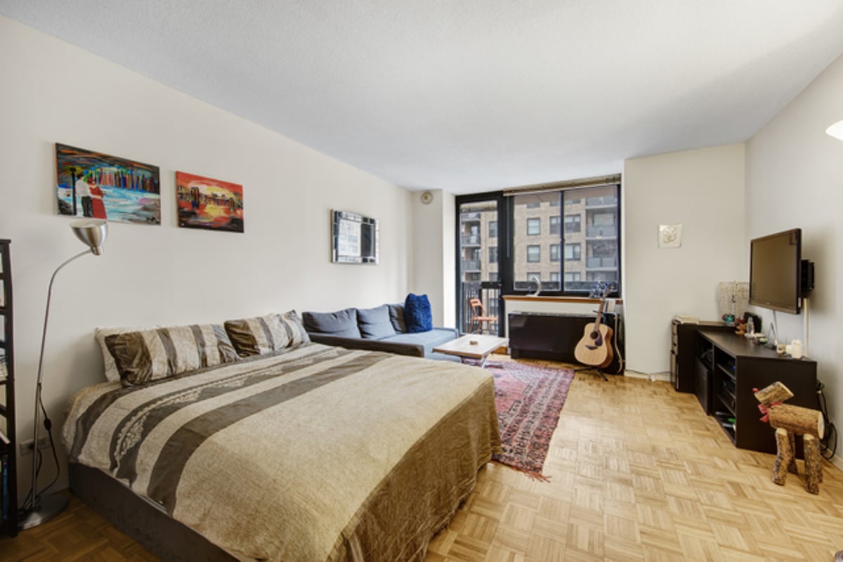 Photo for The Highpoint - 250 East 40th Street Condominium in Midtown East, Manhattan