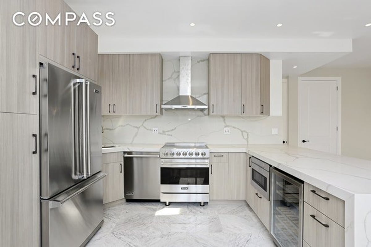 Photo for Ivy 30 - 312 East 30th Street Rental Building in Kips Bay, Manhattan