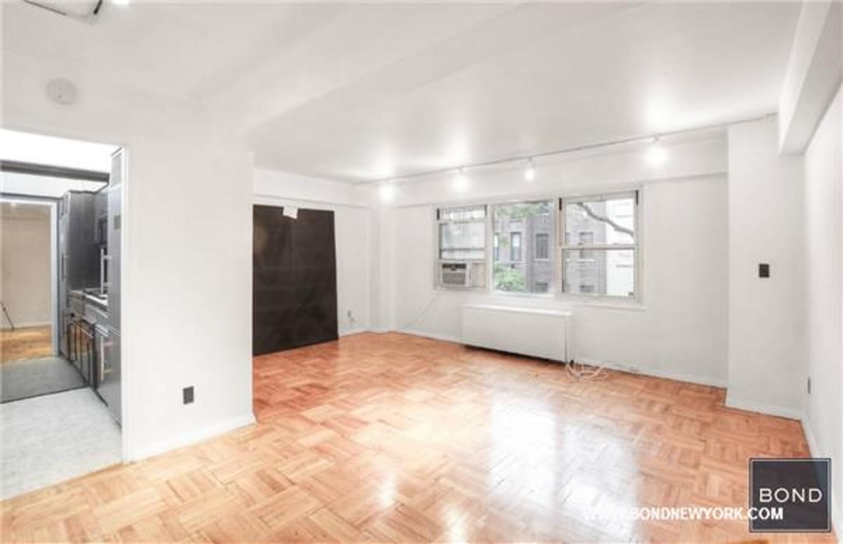 Photo for The Eastview - 210 East 63rd Street Cooperative in Upper East Side, Manhattan