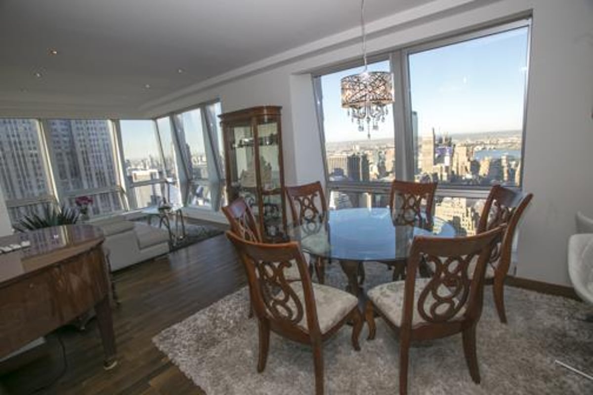 Photo for The Residences at 400 Fifth Avenue - 400 Fifth Avenue Condominium in Murray Hill, Manhattan