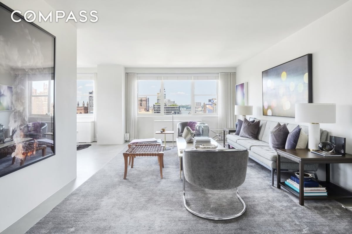 Photo for London Towne House - 360 West 22nd Street Condominium in Chelsea, Manhattan