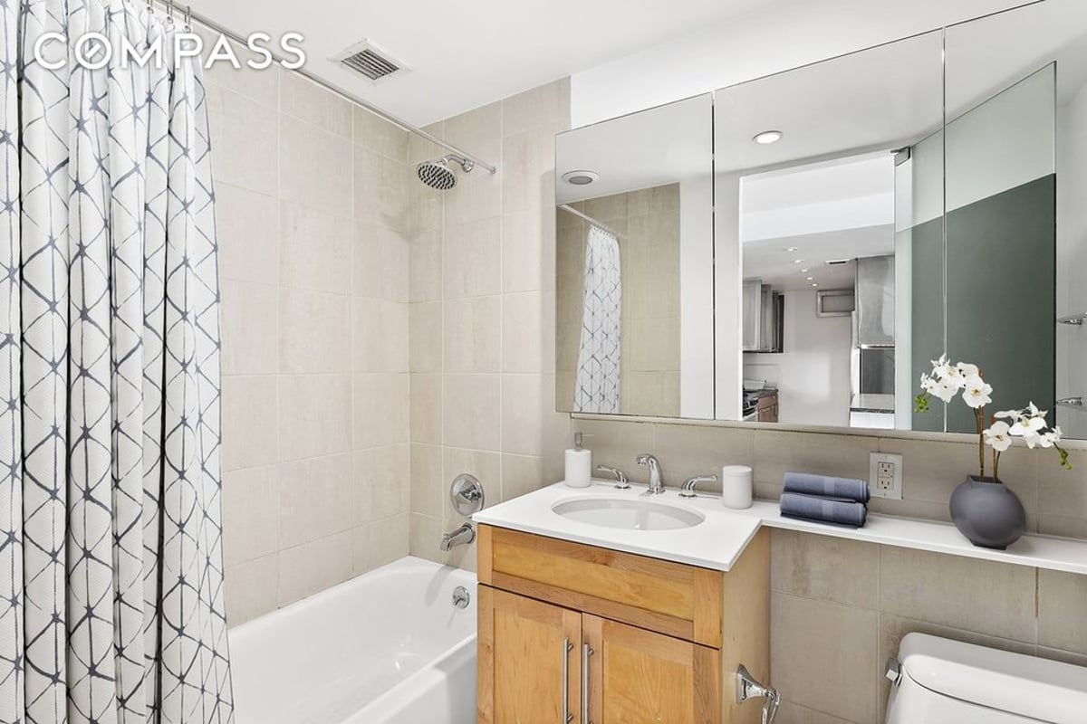 Photo for Boulevard East - 53 Boerum Place Condominium in Boerum Hill, Brooklyn