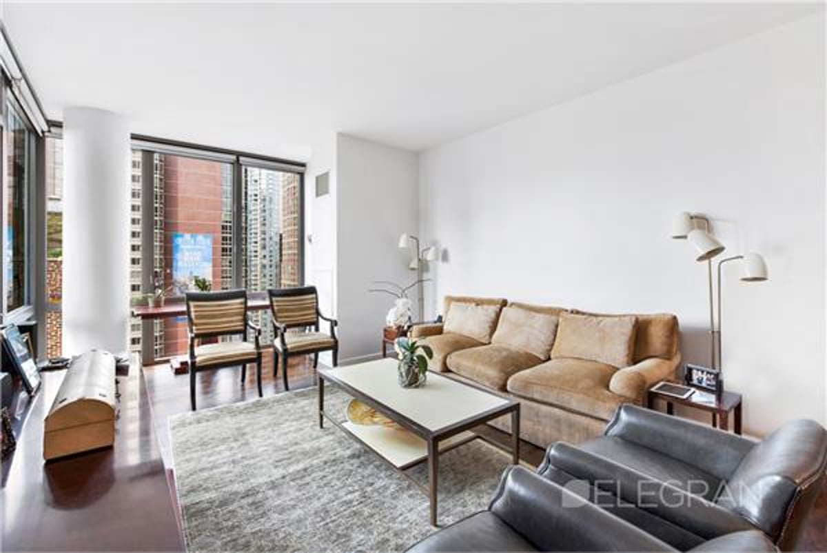 Photo for Chelsea Stratus - 101 West 24th Street Condominium in Chelsea, Manhattan