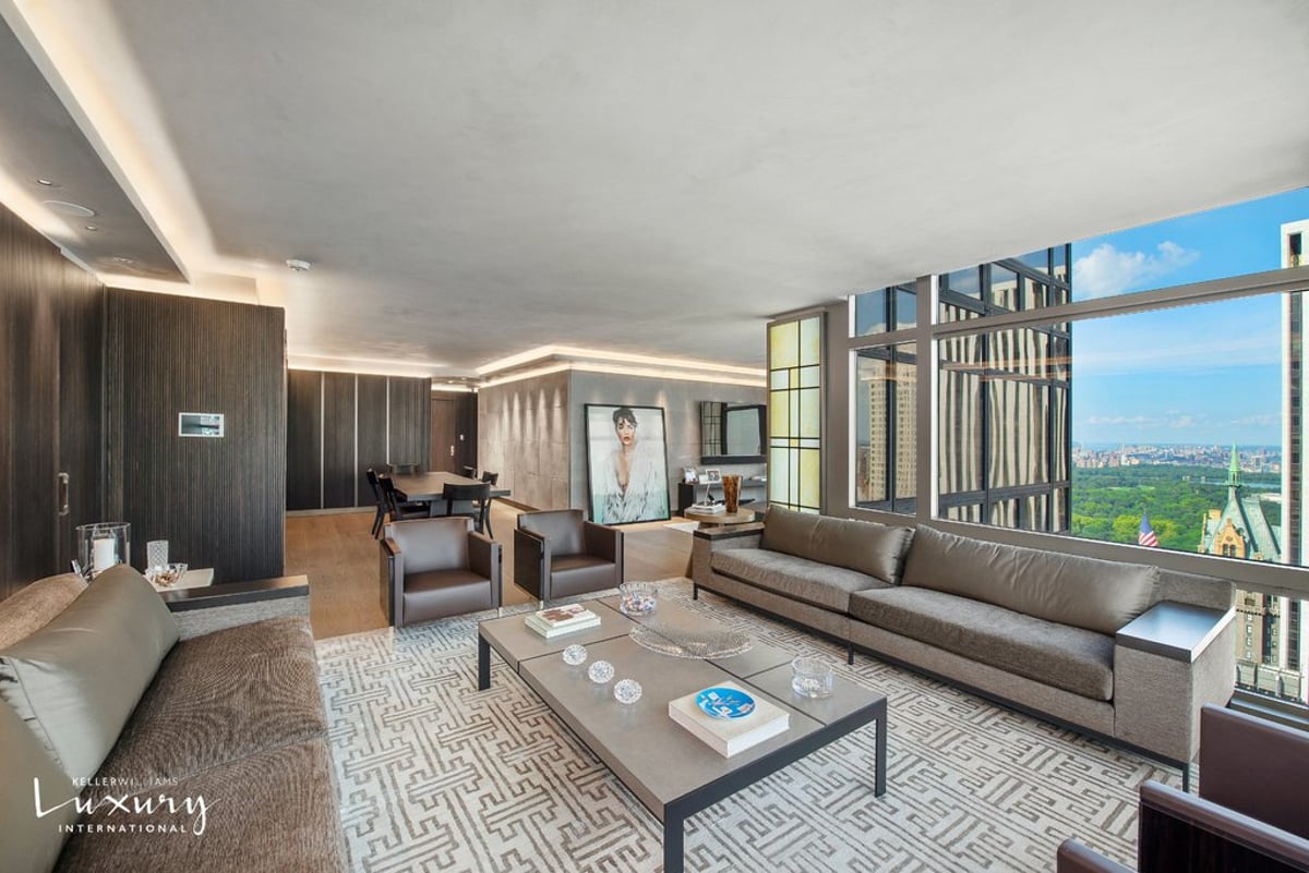 Photo for Trump Tower - 721 Fifth Avenue Condominium in Midtown, Manhattan