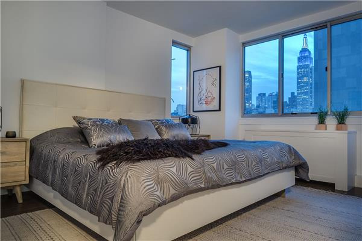 Photo for The Vantage - 308 East 38th Street Condominium in Murray Hill, Manhattan
